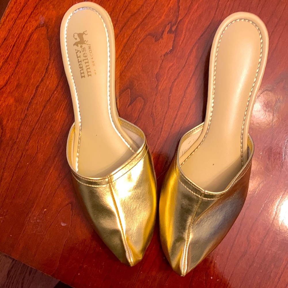 Vintage Merry Mules by Beacon Gold Metallic slippers Size 9 Narrow